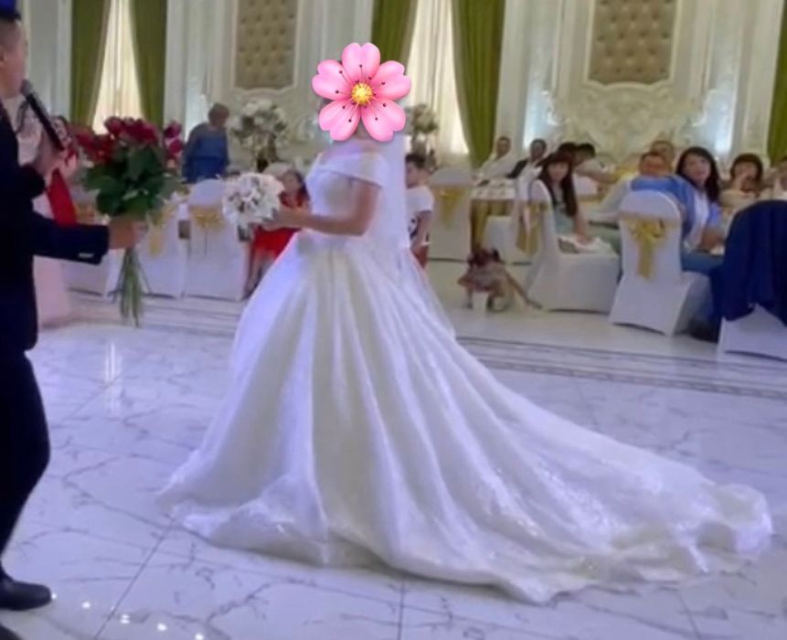 Шикарное свадебное платье