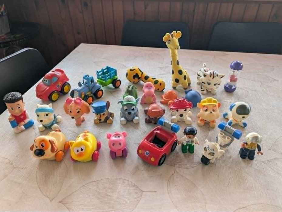 Лот бебешки играчки + оригинално LEGO DUPLO