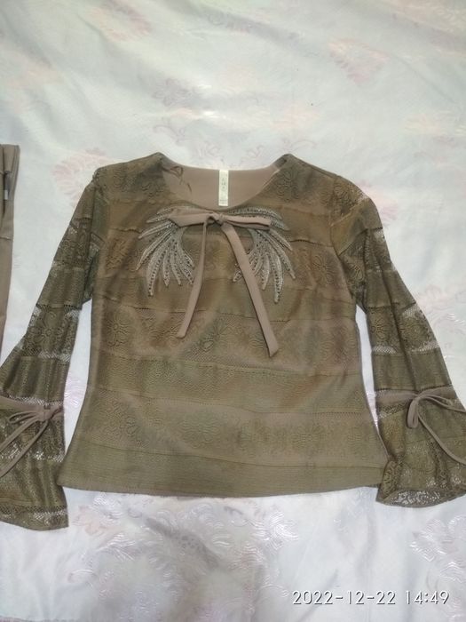 Ayollar kofta yubkasi sotiladi.holati yangi kop kiyilmagan