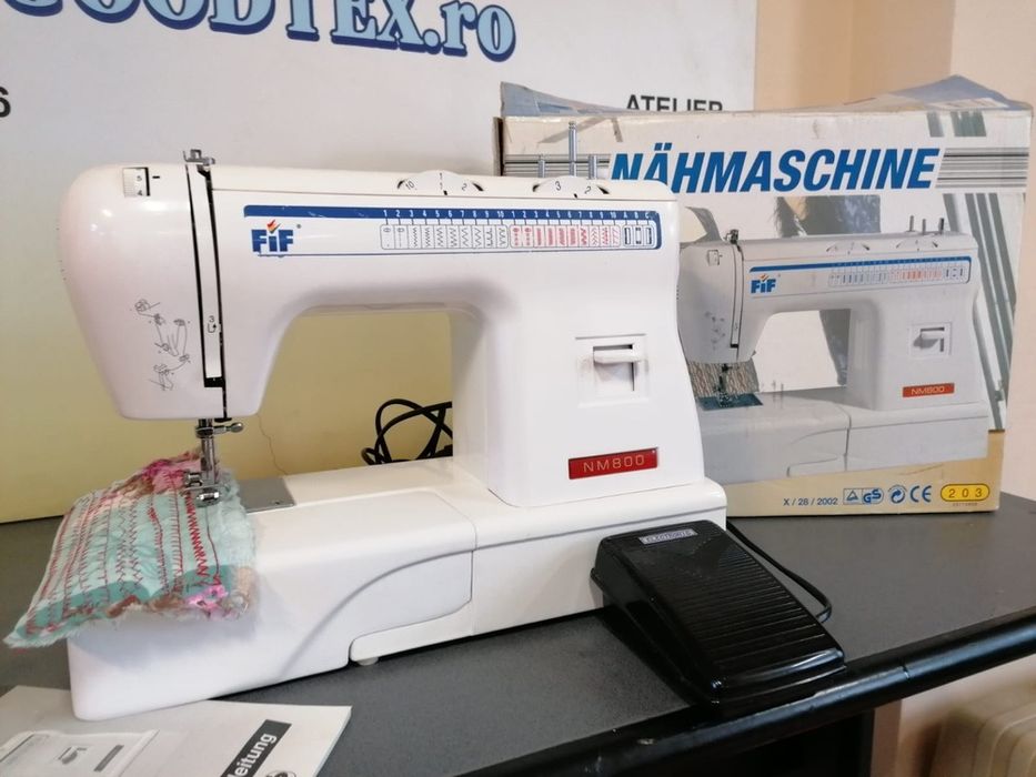 Masina de cusut FIF NM 800 impecabila cu piese metalice