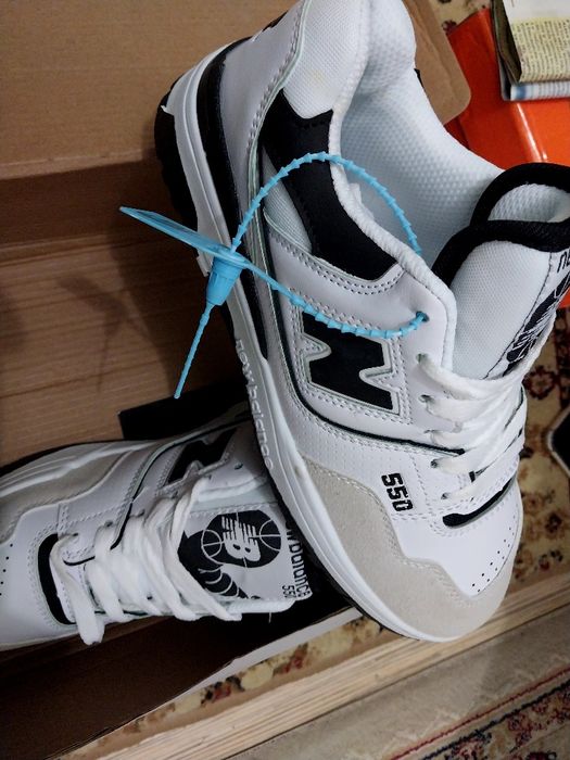 Крассовки для девочек.