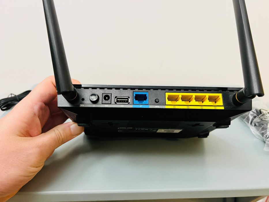 Router wireless ASUS RT-AC55U 4 x RJ45 10/100/1000 Mbps, USB 3.0