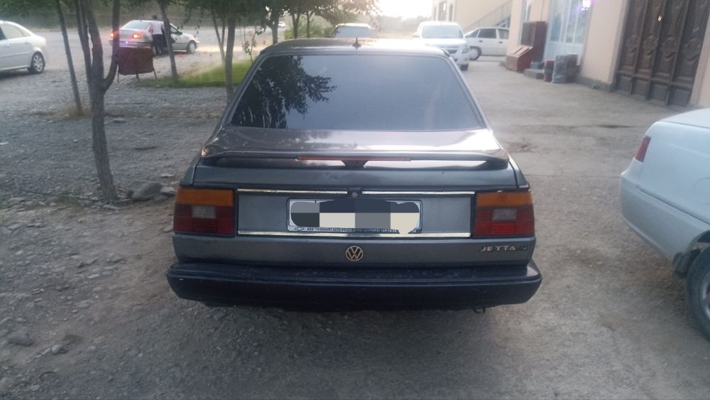 Volsvagen Jetta, 1988 yil ishlab chiqarilgan, begzin-gaz holati oʻrta