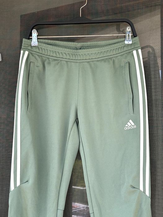 Дамско долнище Adidas (Tiro 25 Essentials) - размер М, Отлично състояние