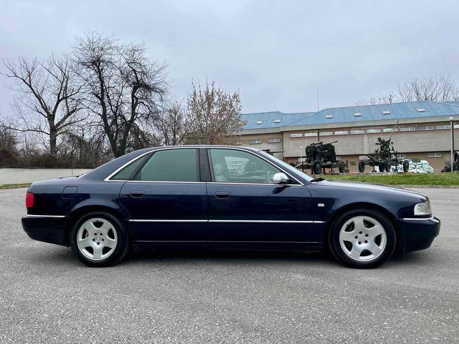 Audi A8 D2 4.2 310 к.с. 2001 г. (фейслифт)