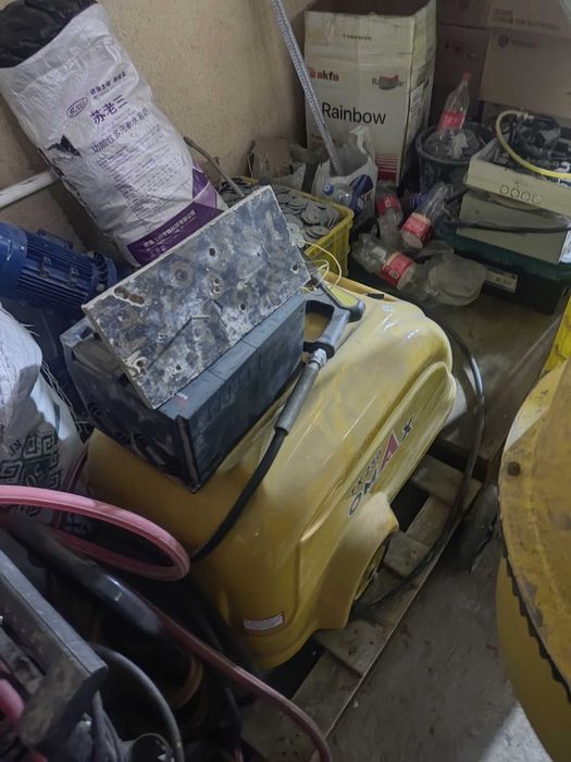 Продается апаратура для ковра мойка