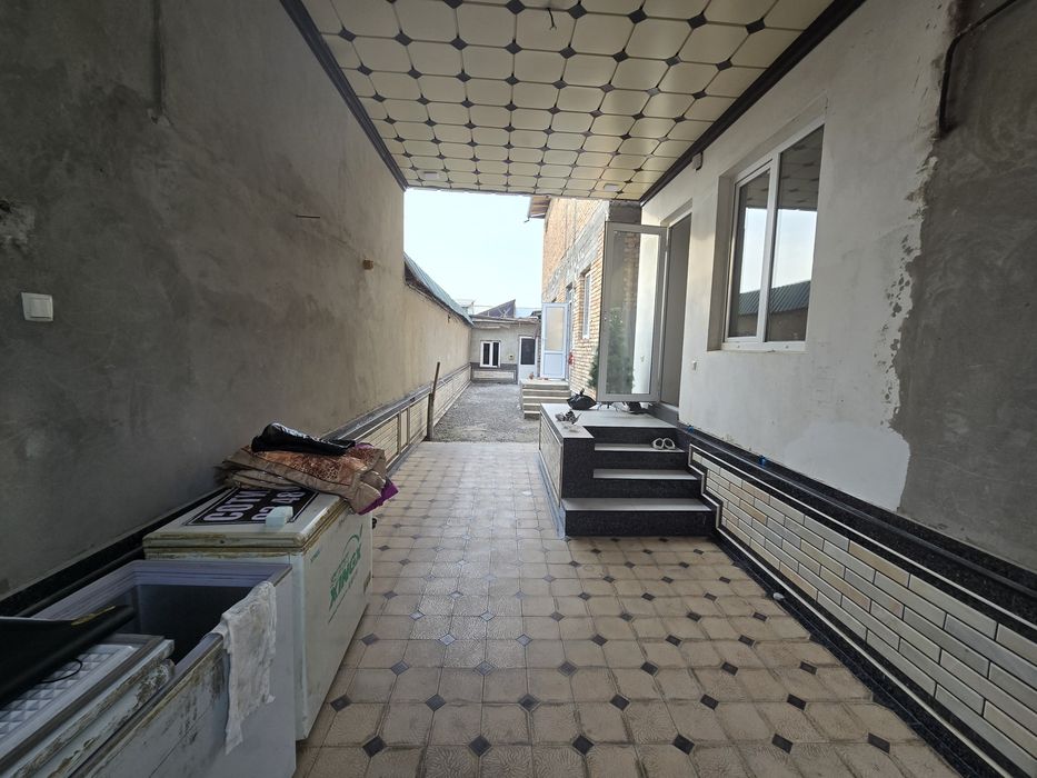 Fargona shaxar savxoz mil guardia oldida 2 kavatlik 6 xonalik 2 sotix