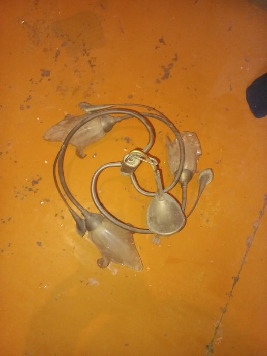 Люстры  в отличном состоянии 5000