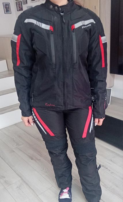 Vând costum motocicleta