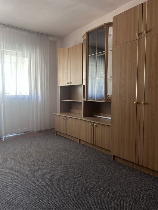 Apartament de inchiriat, 2 camere, decomandat, zona Cetate