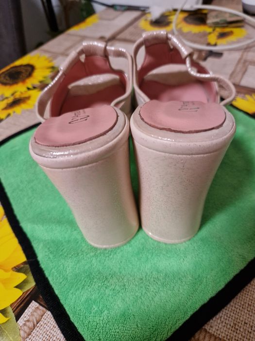 Saboți tip sandale cu perle noi, nr.40.ItalianStyle