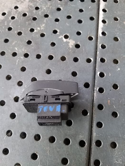Buton blocare usi vw touran 3 5ta962125