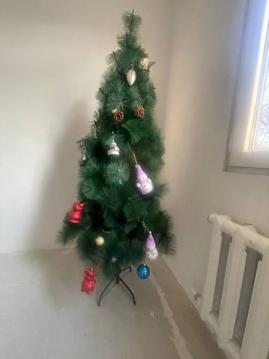 Продаю ёлку со всеми вещами