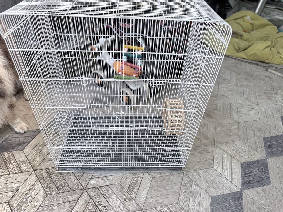Срочно продам большую клетку.