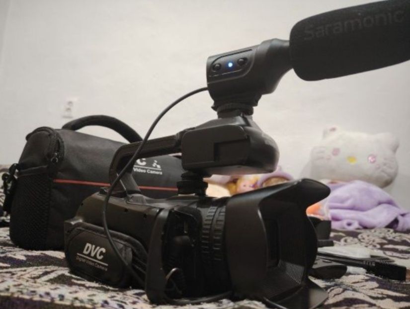 Видео камера saramonic