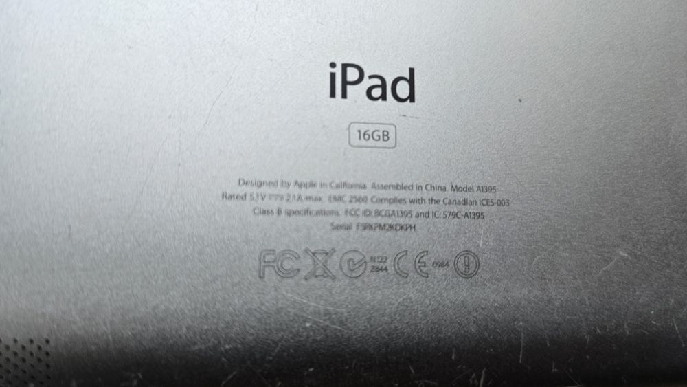 Lot 3 iPad-uri pentru piese