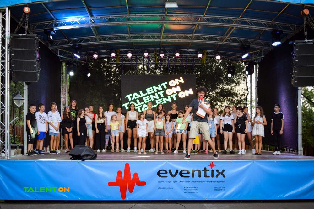 Scena mobila 8x6 m, montare/demontare rapida