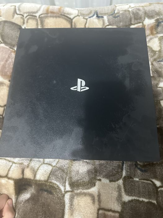 Vand ps4 pro 2 manete