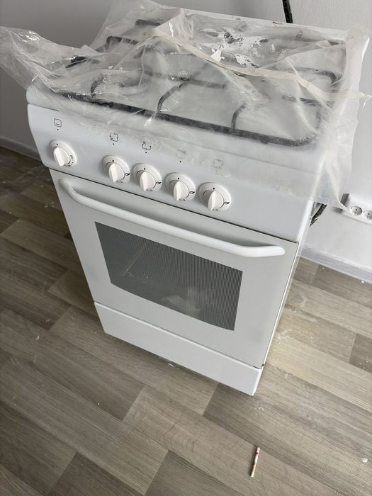 Продам газовую плиту