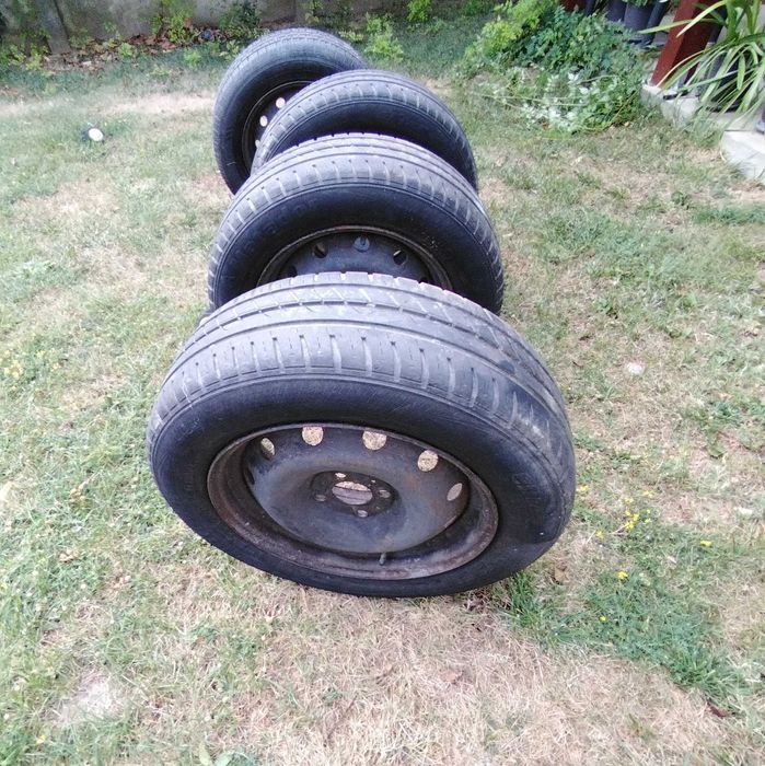 De vanzare set patru roti dacia logan