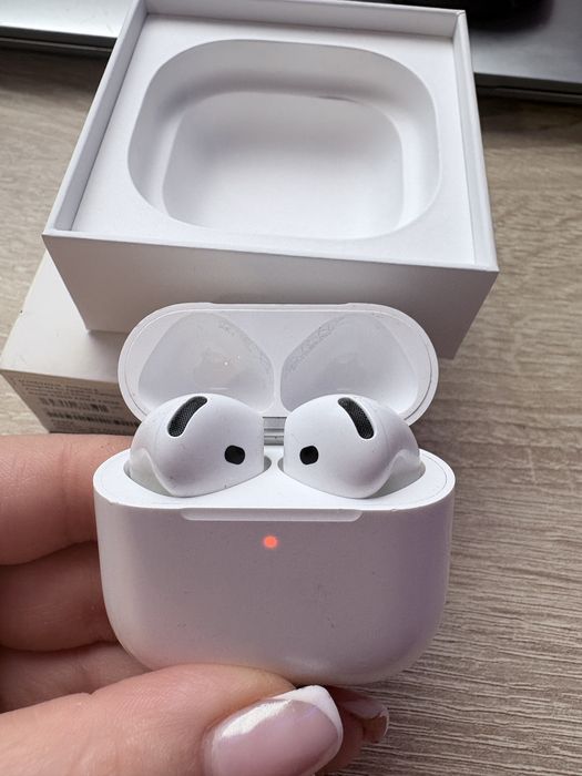 Air pods 4 добро състояние