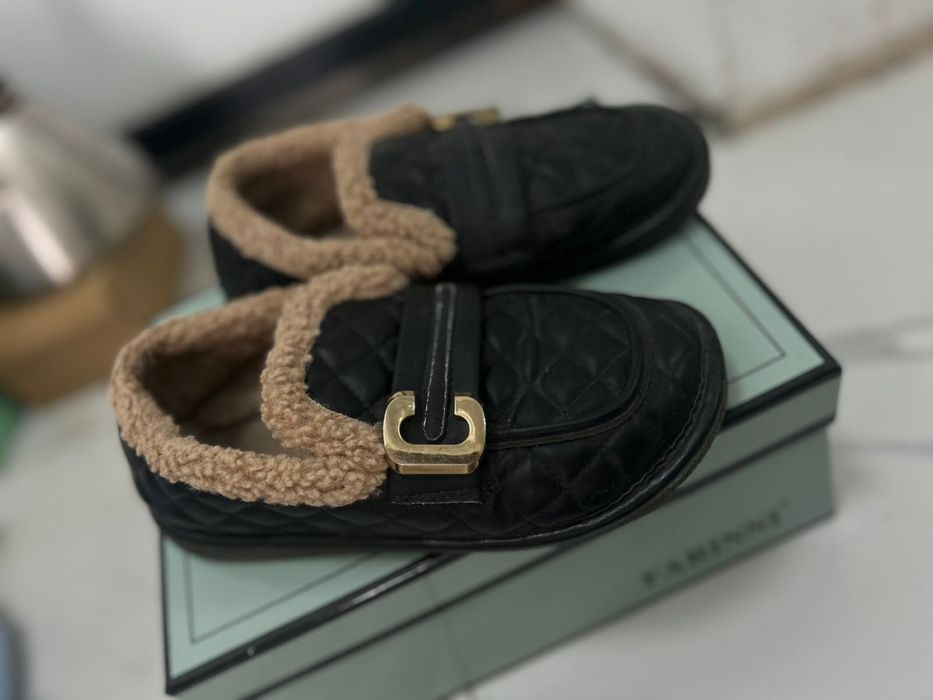 Отдам женские вещи и обувь