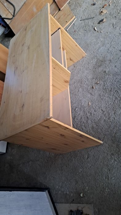 Tez va arzon stollarimiz sotiladi