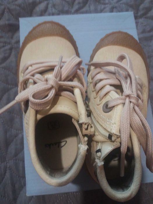 Чисто нови детски кецове Clarks!