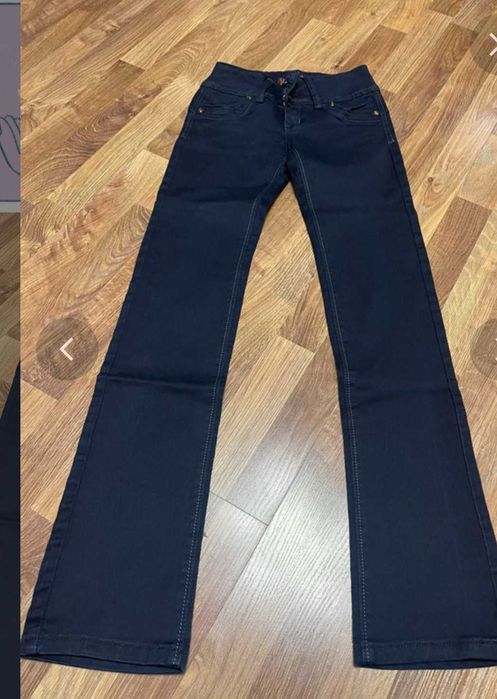 Blugi bleumarin, marimea 26