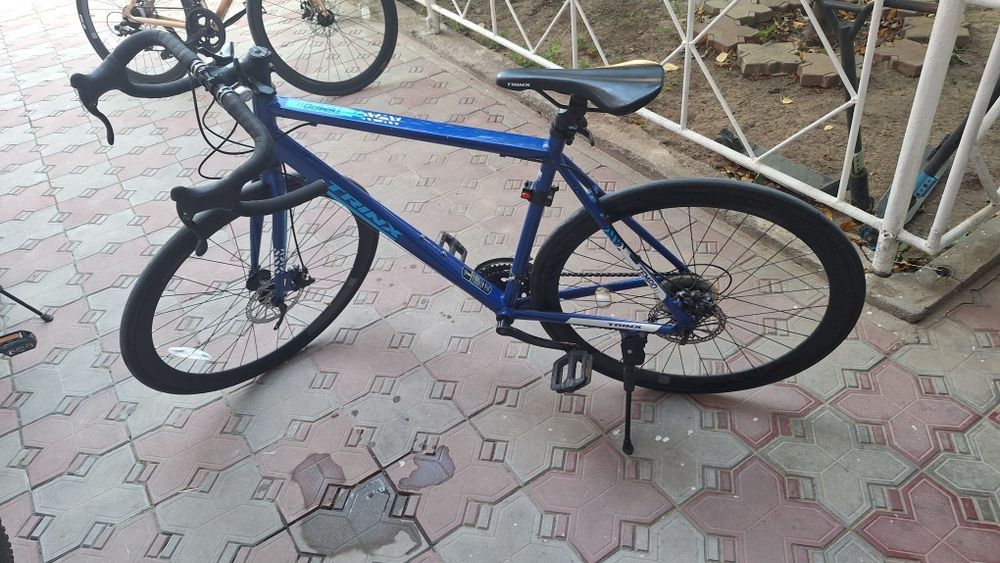 Шоссейный велосипед Trinx tempo 1.1