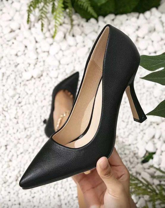 Нови дамски елегантни обувки