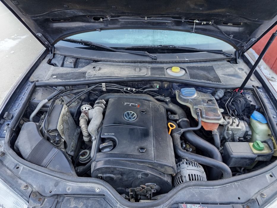 Vând  pasat b5 an 2000