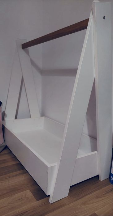 Suport umerase haine tip Montessori