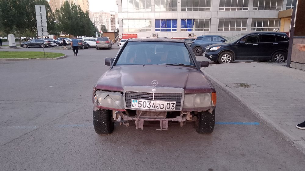 Мерс 190, 1992. За 250000