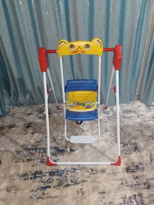 Качелие детский.продам