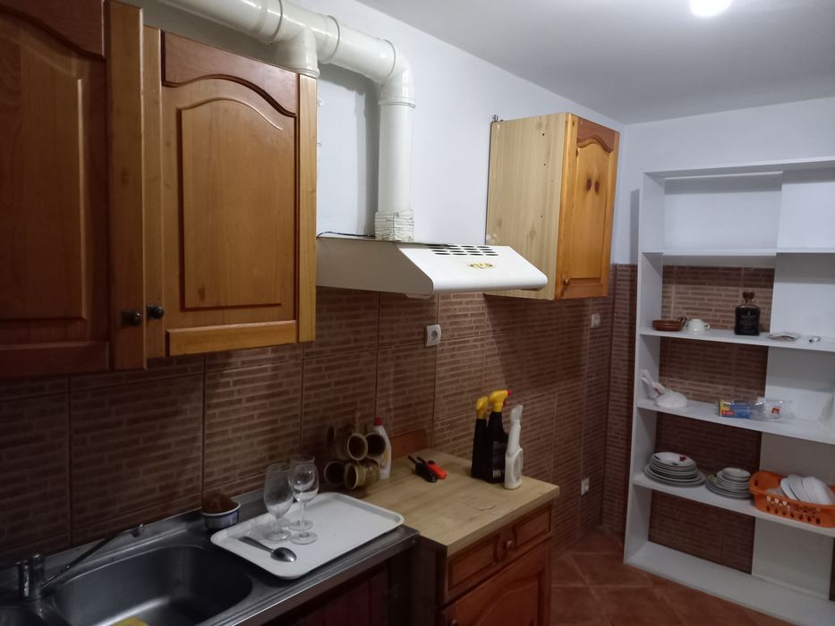 Ofer  spre inchiriere 3 camere ap. la casa