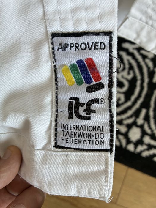Echipament complet Taekwondo aprobat ITF pentru copii 9-12ani (dobok taekwondo, manusi si aparatori picioare)