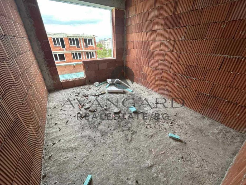 Продава се Двустаен апартамент в Пловдив, Остромила - 66 кв.м за 1135 €/кв.м - Снимка #2