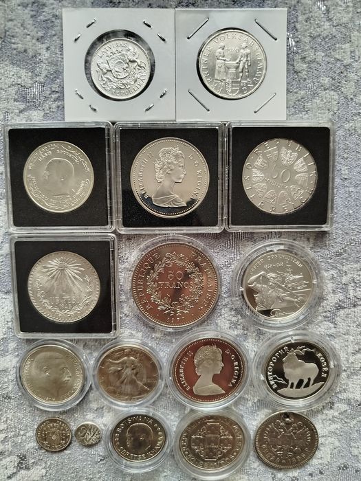 Монеты разных стран.