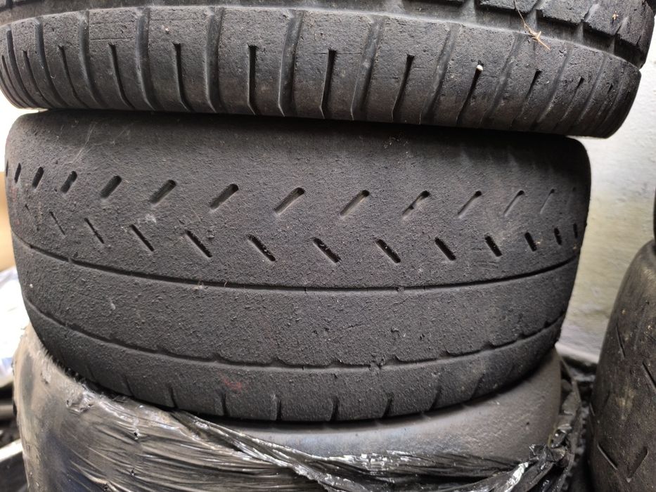 Сликове 16 190 600 17 610 225