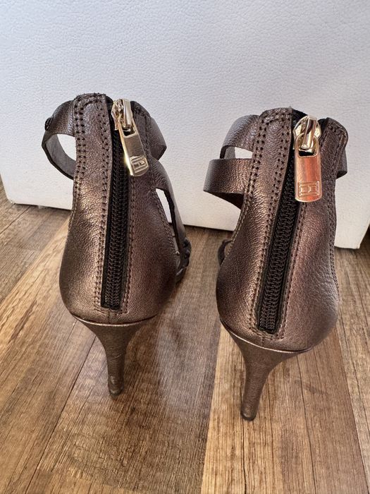 Tommy Hilfiger сандали на ток