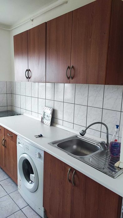 Apartament 2 cam de inchiriat, nelocuit, renovat in bloc reabilitat!