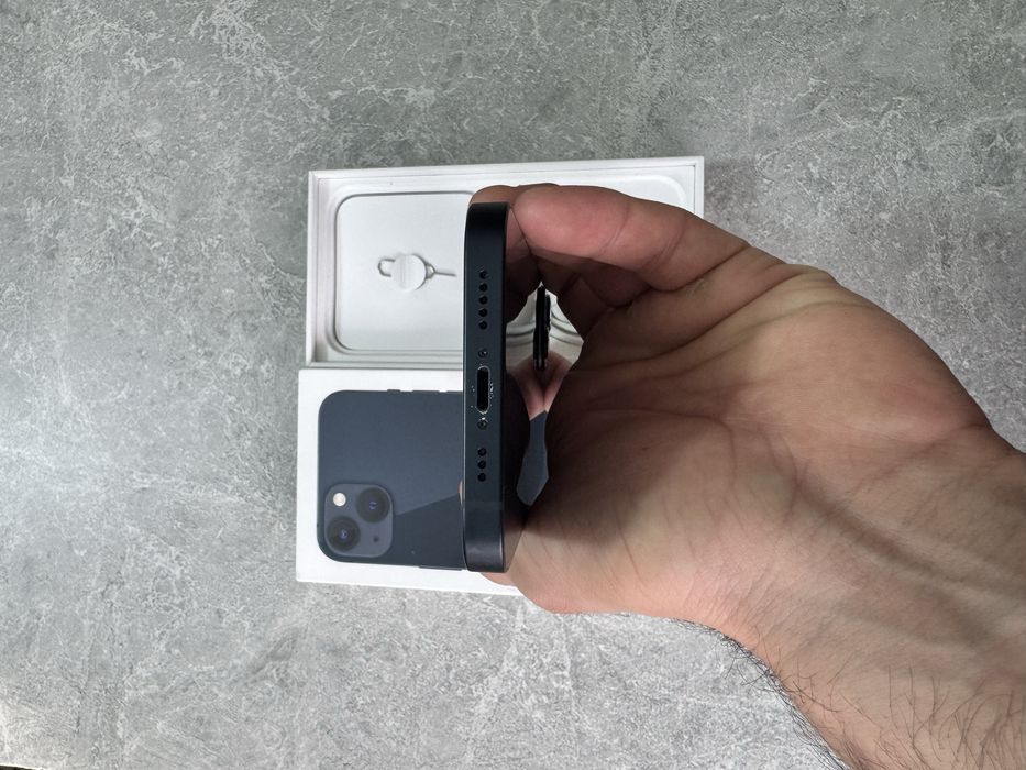 iPhone 13 128GB Midnight