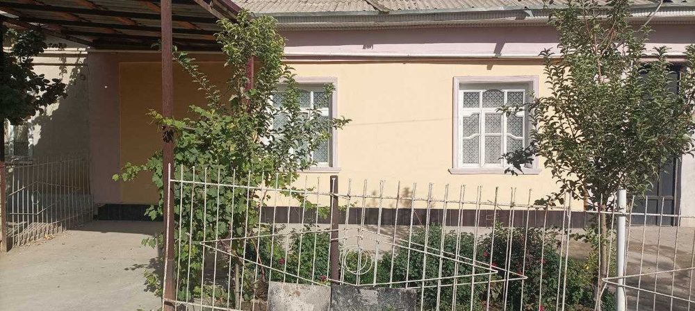 Продается дом в центре города Карши