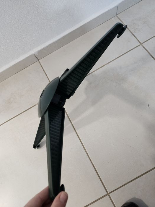 Brad artificial de 180 cm cu suport