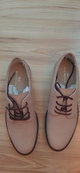 Pantofi din piele întoarsă