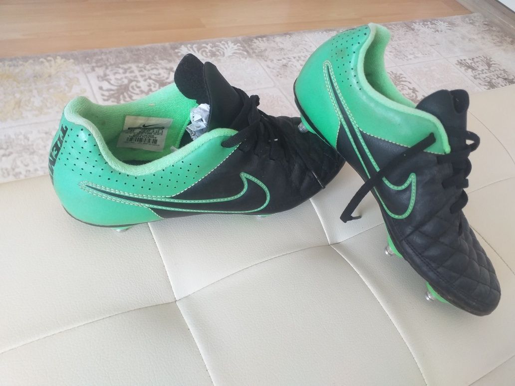 Детски бутонки на Nike гр. Казанлък • OLX.bg