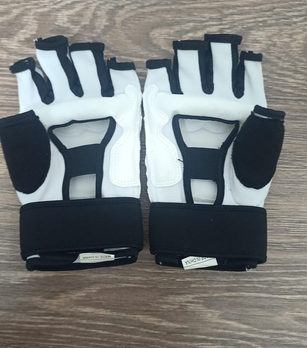 Перчатки Тхэквондо