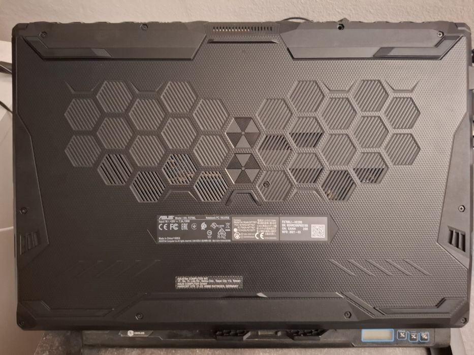 Laptop gaming ASUS TUF F17 – i5-10300H, GTX 1650 Ti, 16GB RAM, 512GB SSD, 17.3" 144Hz