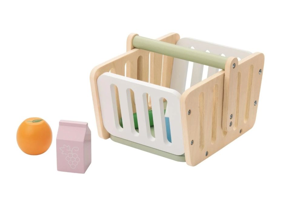 Детска дървена кошница с продукти